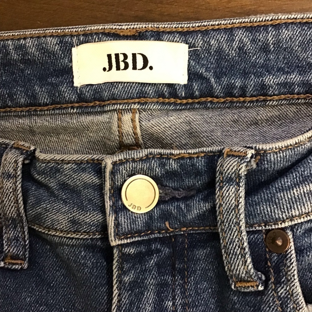 JBD. 27 Jeans Women’s Tapered Leg Distressed Frayed Hems Stretch Style DP443 - Picture 8 of 11